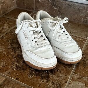Club C 85 reebok shoes with gold detailing size 8